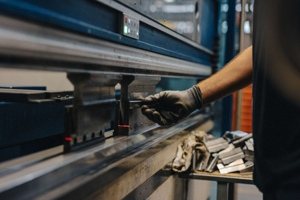 officine-fratelli-taiocchi-treviolo-bergamo-piegatura-1